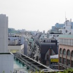 高台にあるアメリカ山公園から横浜元町ショッピングストリートを眺める。