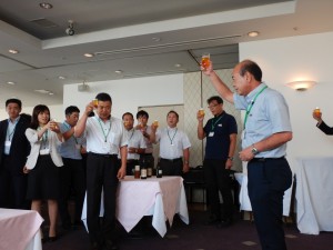 懇親会にて、乾杯の挨拶をしてくださった松村株式会社：松村社長。